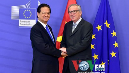 Trong tuyên bố chung đầu tiên, lãnh đạo EU – Việt Nam đề nghị sớm thông qua Bộ quy tắc về ứng xử ở Biển Đông