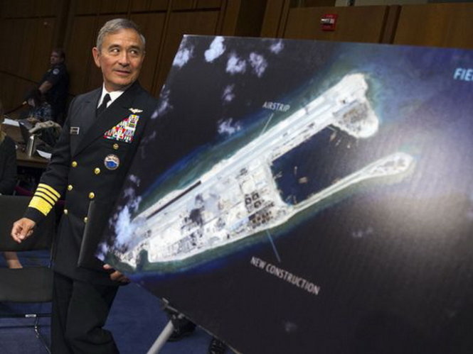 Tư lệnh Bộ chỉ huy Thái Bình Dương, Mỹ Harry Harris trưng hình ảnh Trung Quốc xây dựng ở bãi đá Chữ Thập trên Biển Đông
