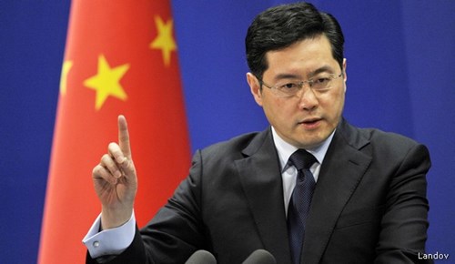 Tần Cương, người phát ngôn Bộ Ngoại giao Trung Quốc lại lên giọng thách thức, dọa nạt ở Biển Đông