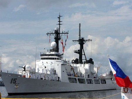 Philippines đưa loạt tàu chiến 