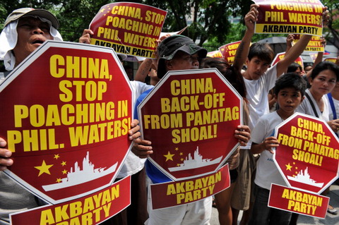 Tranh chấp giữa Philippines và Trung Quốc trên Biển Đông ngày càng căng thẳng