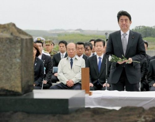 Tình hình Biển Đông ngày 20/10: Trung Quốc giận dữ vì Thủ tướng Nhật gửi lễ đến đền Yasukuni