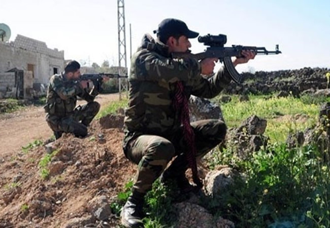 Binh sĩ Syria tham gia chiến đấu trên chiến trường khu trang trại Mallah, Aleppo, theo tình hình chiến sự Syria mới nhất