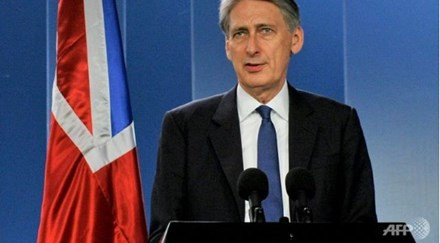 Ngoại trưởng Anh Philip Hammond cho biết, thỏa thuận ngừng bắn ở Syria đang trên bờ vực đổ vỡ, theo tình hình chiến sự Syria mới nhất 