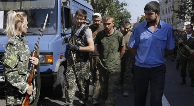 Quân ly khai thân Nga và chính phủ Ukraine đều lên tiếng cáo buộc đối phương trong khủng hoảng Ukraine