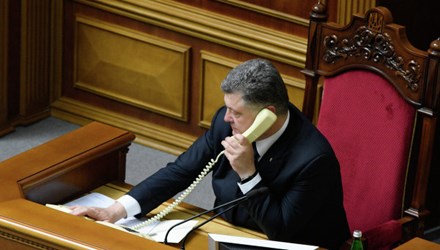 Tình hình Ukraine mới nhất cho biết Tổng thống Ukraine Petro Poroshenko nói 'Nga đe dọa an ninh thế giới'