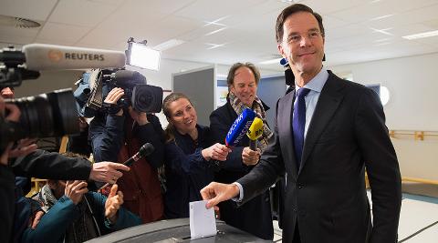 Thủ tướng Hà Lan Mark Rutte tham gia cuộc trưng cầu ý dân ngày 6/4