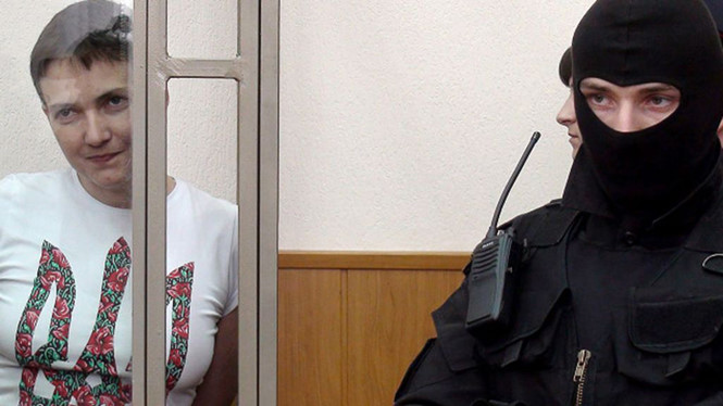 Nữ phi công Ukraine tại phiên tòa xét xử ở Donetsk hồi tháng 3/2016