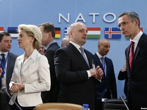 NATO lo lắng về cả 2 vấn đề ở Ukraine và Syria 