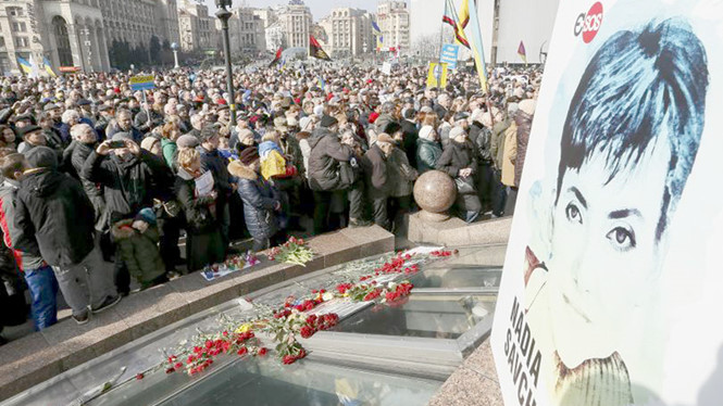 Người dân Ukraine biểu tình ở thủ đô Kiev ngày 6.3 đòi trả tự do cho nữ phi công Nadezhda Savchenko 
