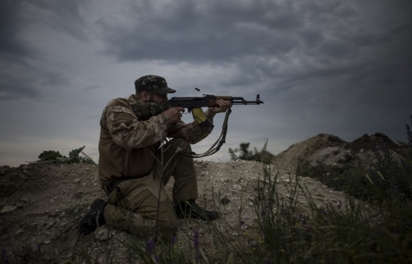 Tình hình Ukraine mới nhất cho biết quân Ukraine nhận được lệnh bắn để giết