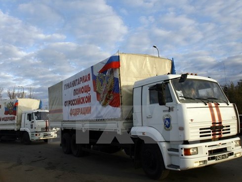 Xe chở hàng viện trợ của Nga đến Ukraine