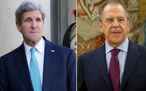 Ngoại trưởng Mỹ John Kerry (trái) và người đồng cấp Nga Lavrov
