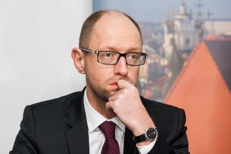 Cuộc bỏ phiếu bất tín nhiệm trong Quốc hội nhằm phế truất Thủ tướng Arseniy Yatsenyuk đã thất bại 