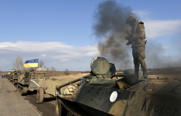 Tình hình Ukraine mới nhất cho biết Nga cảnh báo Ukraine sử dụng giải pháp quân sự tại miền Đông