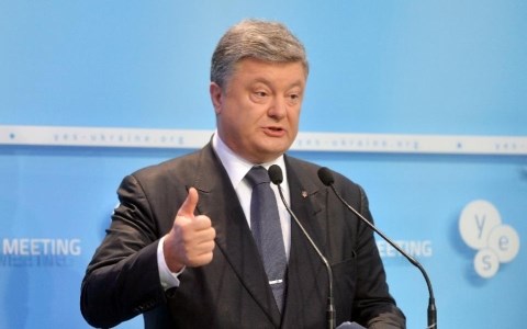 ổng thống Ukraine Porshenko tuyên bố về lệnh cấm vừa được ông đặt bút ký