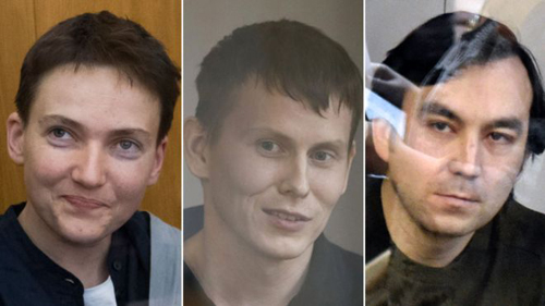 Các tù nhân Nadiya Savchenko, Alexander Alexandrov và Yevgeny Yerofeyev (từ trái sang)