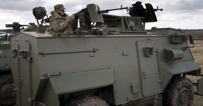 Quân đội Ukraine nhận lô 55 xe bọc thép Saxon của Anh