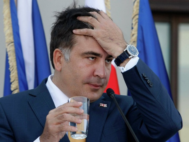 Saakashvivi lắm phen bối rối trên chính trường
