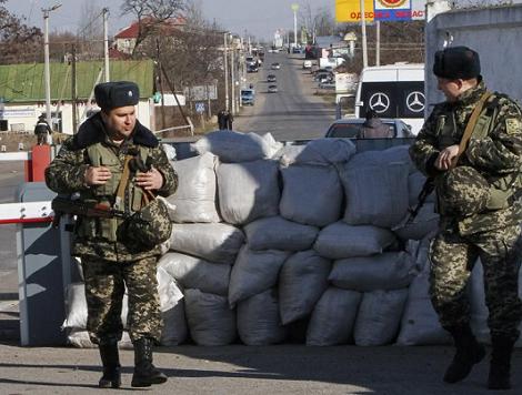 Tình hình Ukraine mới nhất cho biết Ukraine điều hàng nghìn quân đến khu vực biên giới