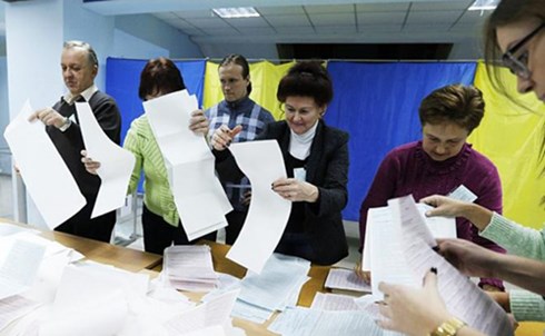 Một điểm bỏ phiếu cuộc bầu cử địa phương ở Ukraine