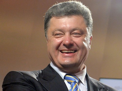 Thu nhập chính thức của Tổng thống Ukraine Petro  Poroshenko đã tăng lên gấp 8 lần sau một năm nắm quyền