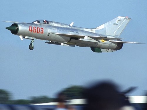 Máy bay chiến đấu MiG-21