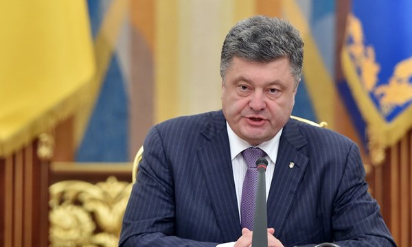 Tình hình Ukraine mới nhất cho biết giới phân tích nhận định Tổng thống Ukraine Petro Poroshenko là một nhà lãnh đạo thiếu bản lĩnh