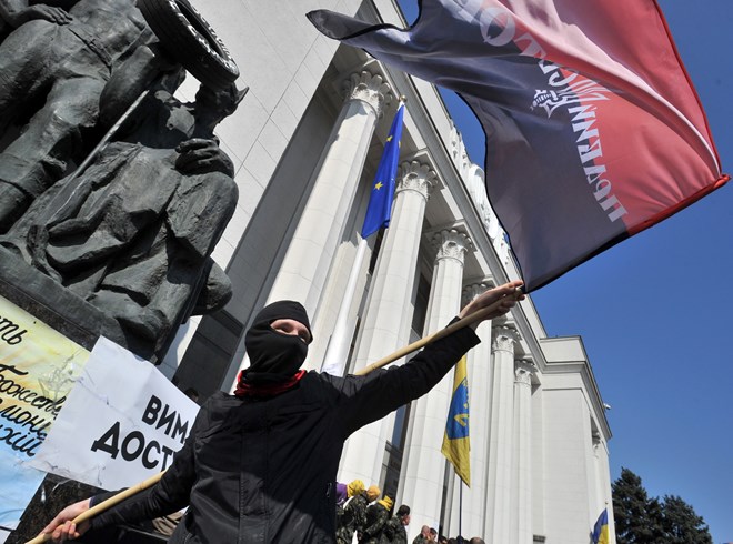 Sự nổi lên của phong trào Cánh hữu ở Ukraine đang khiến các nước EU e ngại. Nguồn AFP