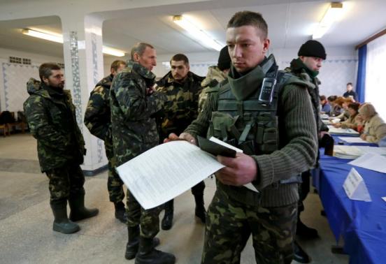 Cuộc bầu cử Quốc hội Ukraine diễn ra giữa lúc chiến sự vẫn nổ ra liên tiếp ở miền đông