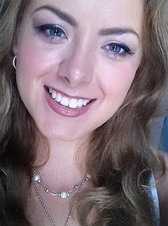 Gemma Khan, 25 tuổi đã phải trải qua kỳ nghỉ kinh hoàng tại khách sạn 5 sao sang trọng. Gemma Khan, 25 tuổi đã phải trải qua kỳ nghỉ kinh hoàng tại khách sạn 5 sao sang trọng.