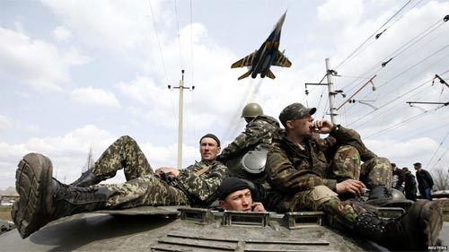 Tình hình Ukraine sẽ thêm căng thẳng khi tổng thống Poroshenko quyết định không gia hạn lệnh ngừng bắn