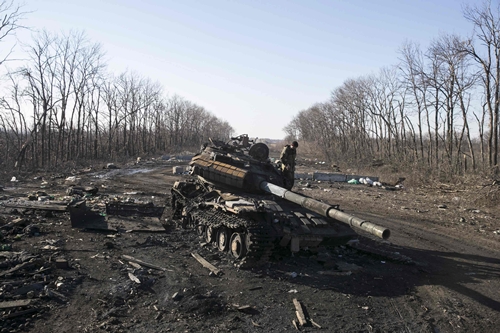 Tình hình chiến sự Ukraine căng thẳng khiến khung cảnh đất nước này trở nên tan hoang