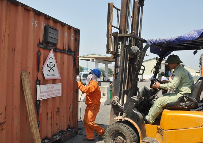 Tin tức khoa học công nghệ mới nhất hôm nay 21/11: 7000 lít dầu độc hại ở Hạ Long đã được xử lý thành công