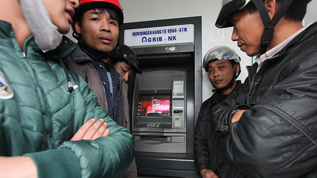 Nhiều máy ATM  hết tiền, ngưng giao dịch hoặc giao dịch không thành công