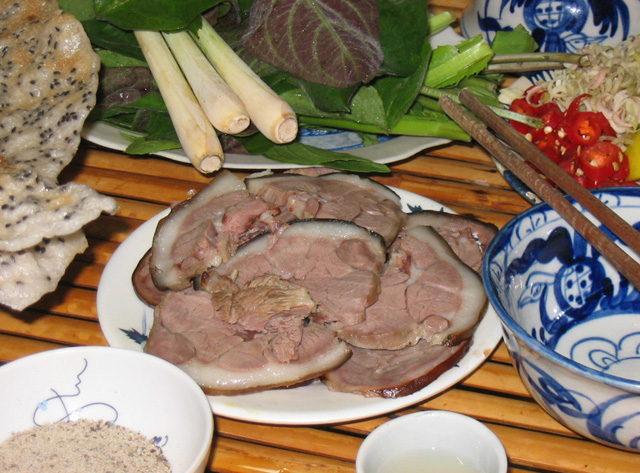  Tục ăn thịt chó đầu năm của xã Trường Yên ngày càng được nhiều người biết đến