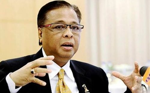  Bộ trưởng Nông nghiệp Malaysia kêu gọi người dân tẩy chay các doanh nghiệp Trung Quốc để buộc họ phải giảm giá hàng hóa phù hợp với giá dầu