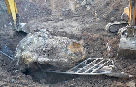  Công an đã thu giữ tảng đá bán quý canxedon nặng gần 30 tấn ở Đắk Nông 