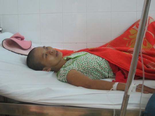 Đào nằm điều trị tại trung tâm y tế huyện