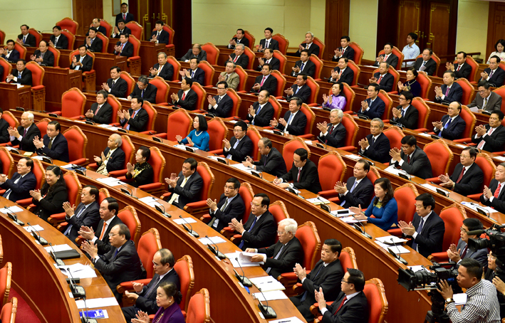 Các đại biểu chăm chú lắng nghe bài phát biểu khai mạc Hội nghị Trung ương lần thứ 12 (khóa XI) của Tổng Bí thư Nguyễn Phú Trọng