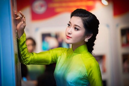 Kiểu tóc đẹp đón Tết 2015: Tóc đuôi sam là kiểu tóc truyền thống của phụ nữ Việt Nam