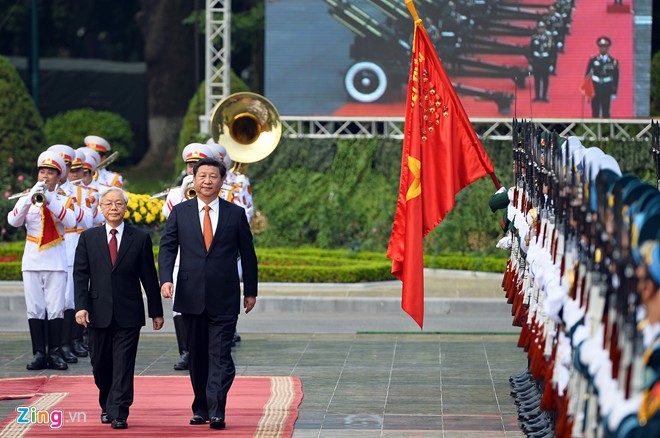 Tổng bí thư Nguyễn Phú Trọng và Tổng bí thư, Chủ tịch Trung Quốc Tập Cận Bình duyệt đội danh dự