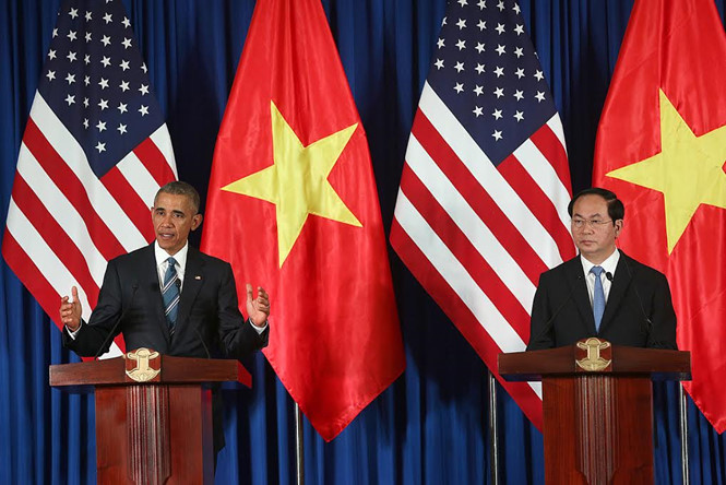 Chủ tịch nước Trần Đại Quang và Tổng thống Obama chủ trì họp báo