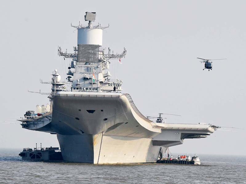 Ấn Độ cũng sở hữu vũ khí quân sự khủng tàu sân bay INS Vikramaditya