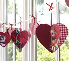 Sử dụng các biểu tượng trái tim để trang trí nhà ngày Valentine