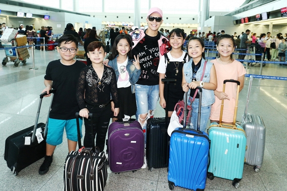 Noo Phước Thịnh cùng học trò The Voice Kids đi du lịch tại Thái Lan