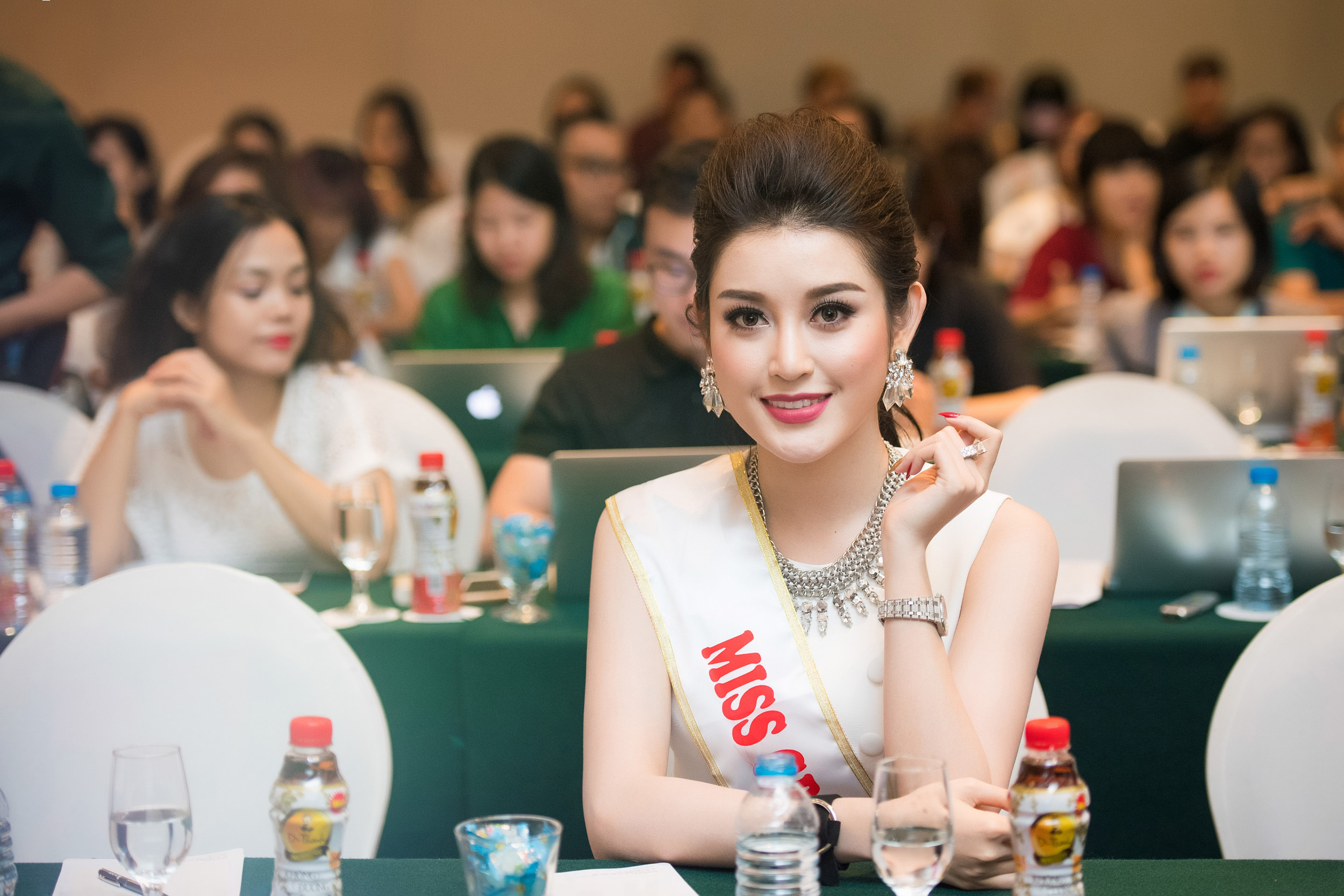 Á hậu Huyền My chính thức được cấp phép dự thi Hoa hậu Hoà bình thế giới