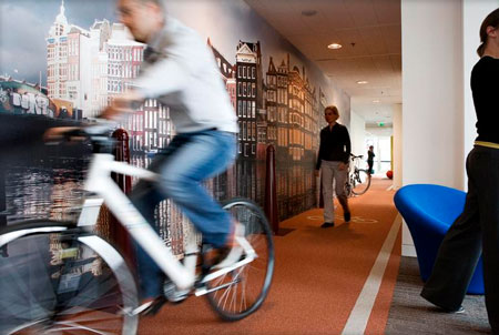 Nhân viên Google tại Hà Lan có thể đạp xe đạp trong văn phòng