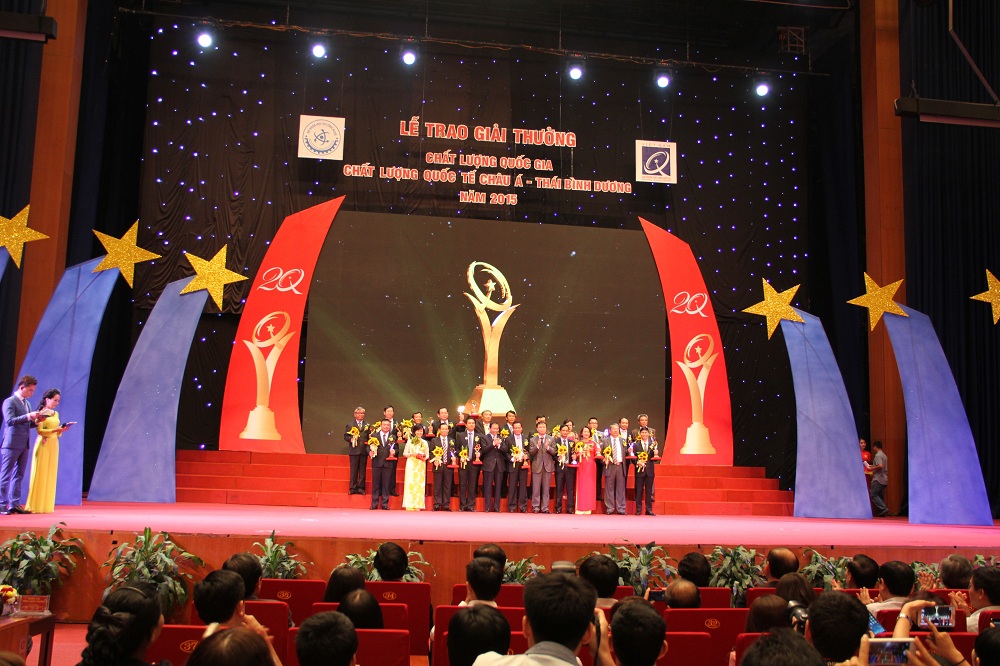 Toàn cảnh lễ trao Giải thưởng Chất lượng Quốc gia 2015