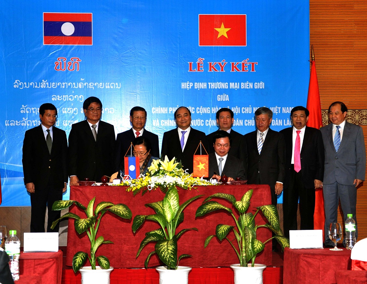Chính thức ký Hiệp định thương mại biên giới Việt - Lào 